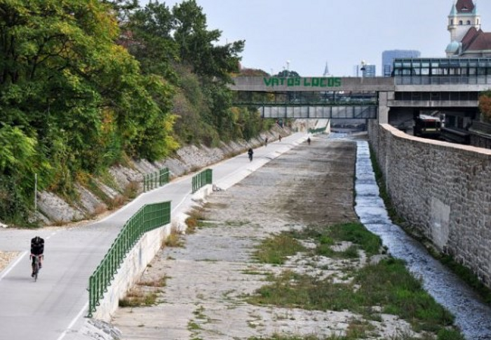 Mehr Sitzgelegenheiten und legales Sprayen am Wienfluss