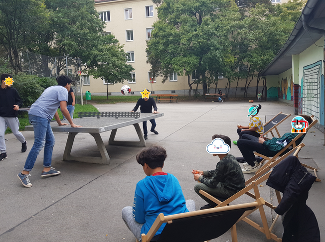 Beleuchtung für Tischtennistisch im Bertha-von-Suttner-Hof