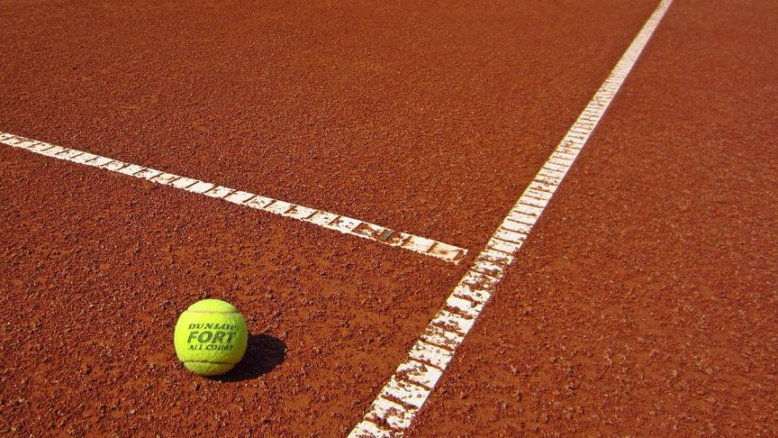 Öffentlicher Tennisplatz im zweiten Bezirk 